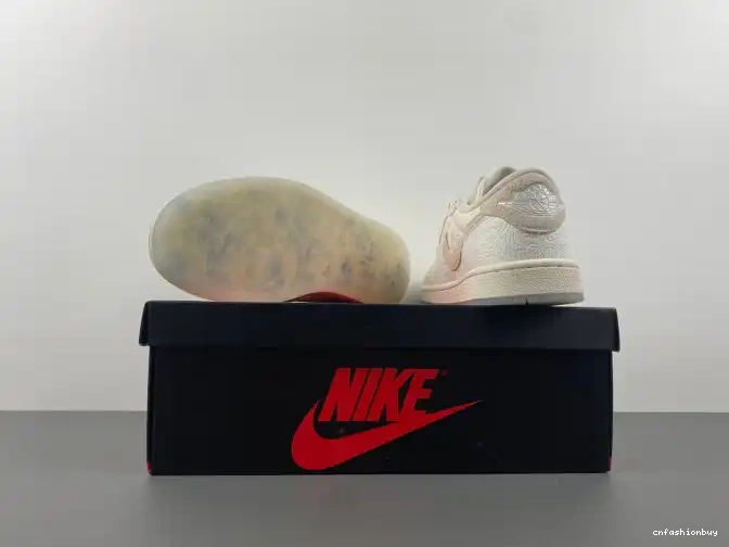 1 Jordan Chris FZ0455-200 Paul Retro Low OG 0507